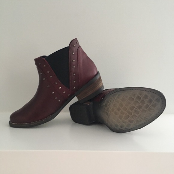 Genuine Leather Boot Bootie with Studs Red Wine - Picture 3 of 6